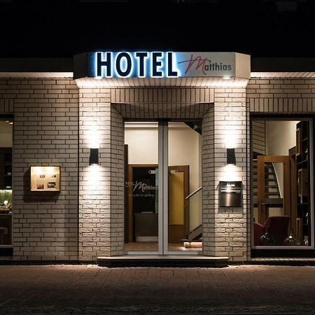 Hotel Matthias Gnarrenburg Екстер'єр фото