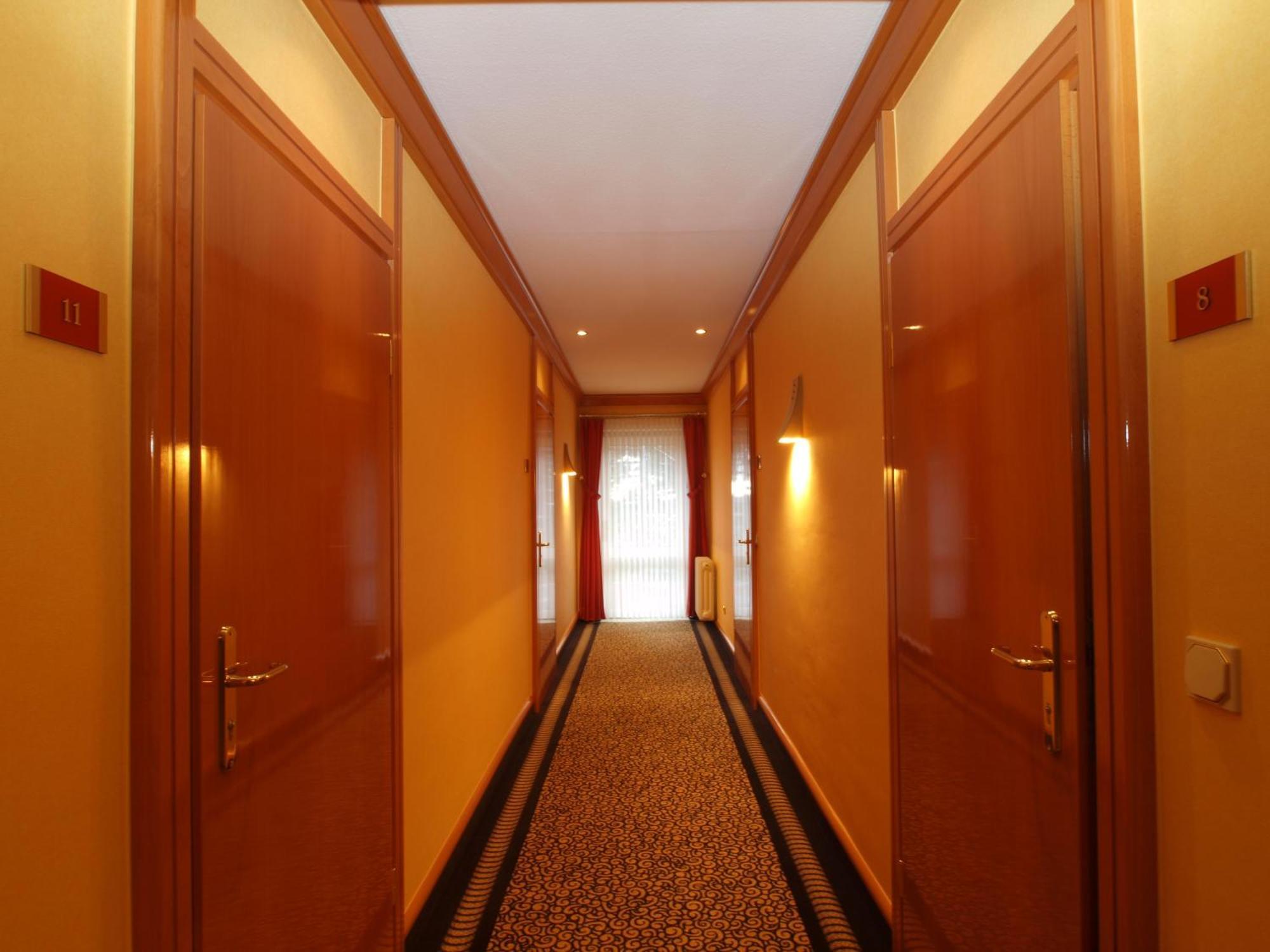 Hotel Matthias Gnarrenburg Екстер'єр фото