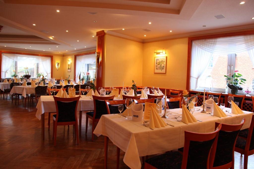 Hotel Matthias Gnarrenburg Екстер'єр фото