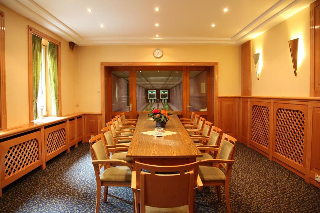 Hotel Matthias Gnarrenburg Екстер'єр фото