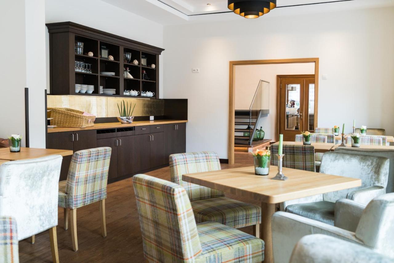 Hotel Matthias Gnarrenburg Екстер'єр фото