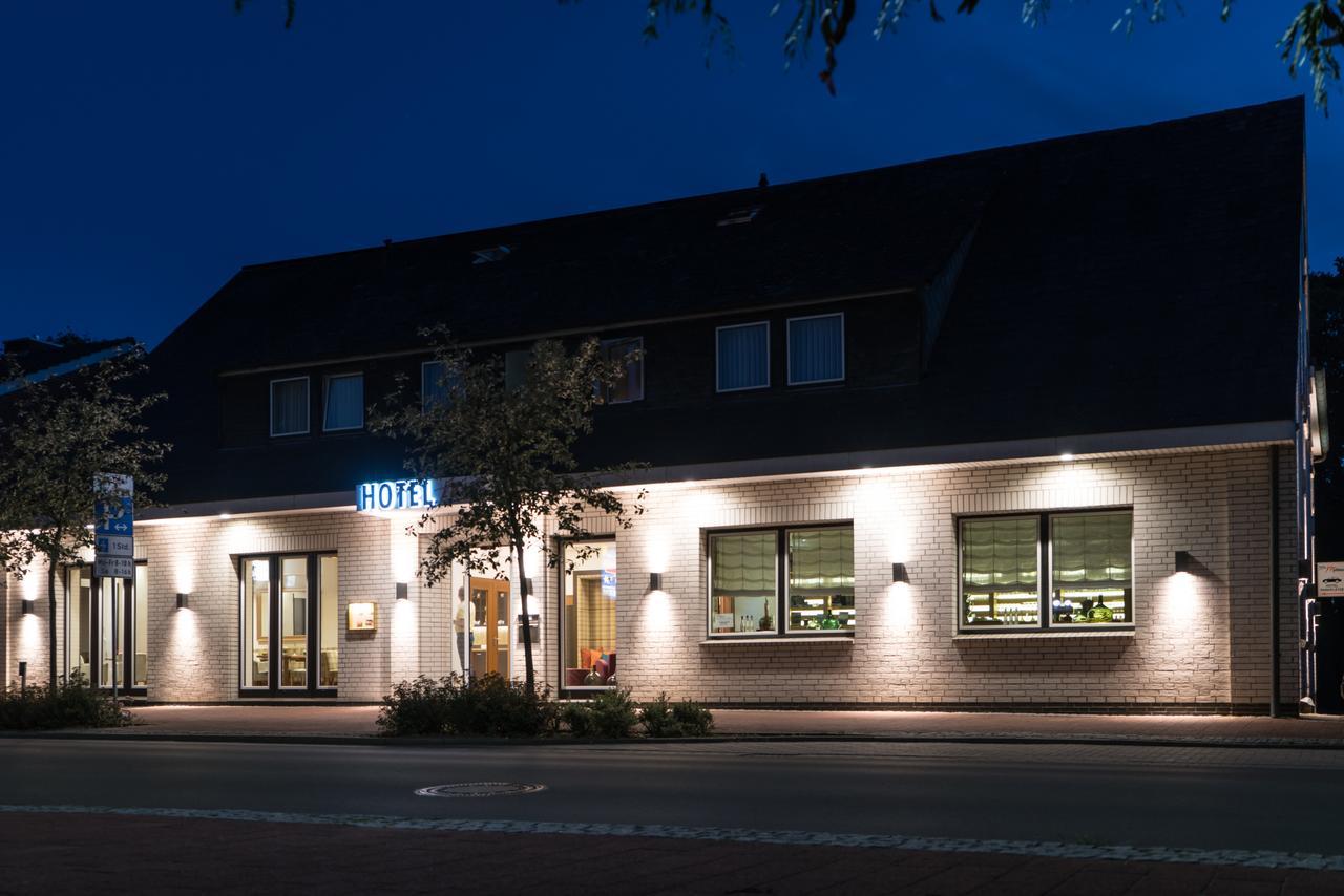 Hotel Matthias Gnarrenburg Екстер'єр фото